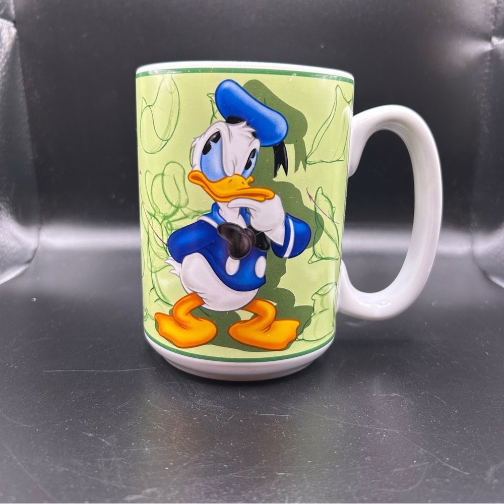 Gently Used Vintage Donald Duck Disney Store Ceramic Coffee Mug